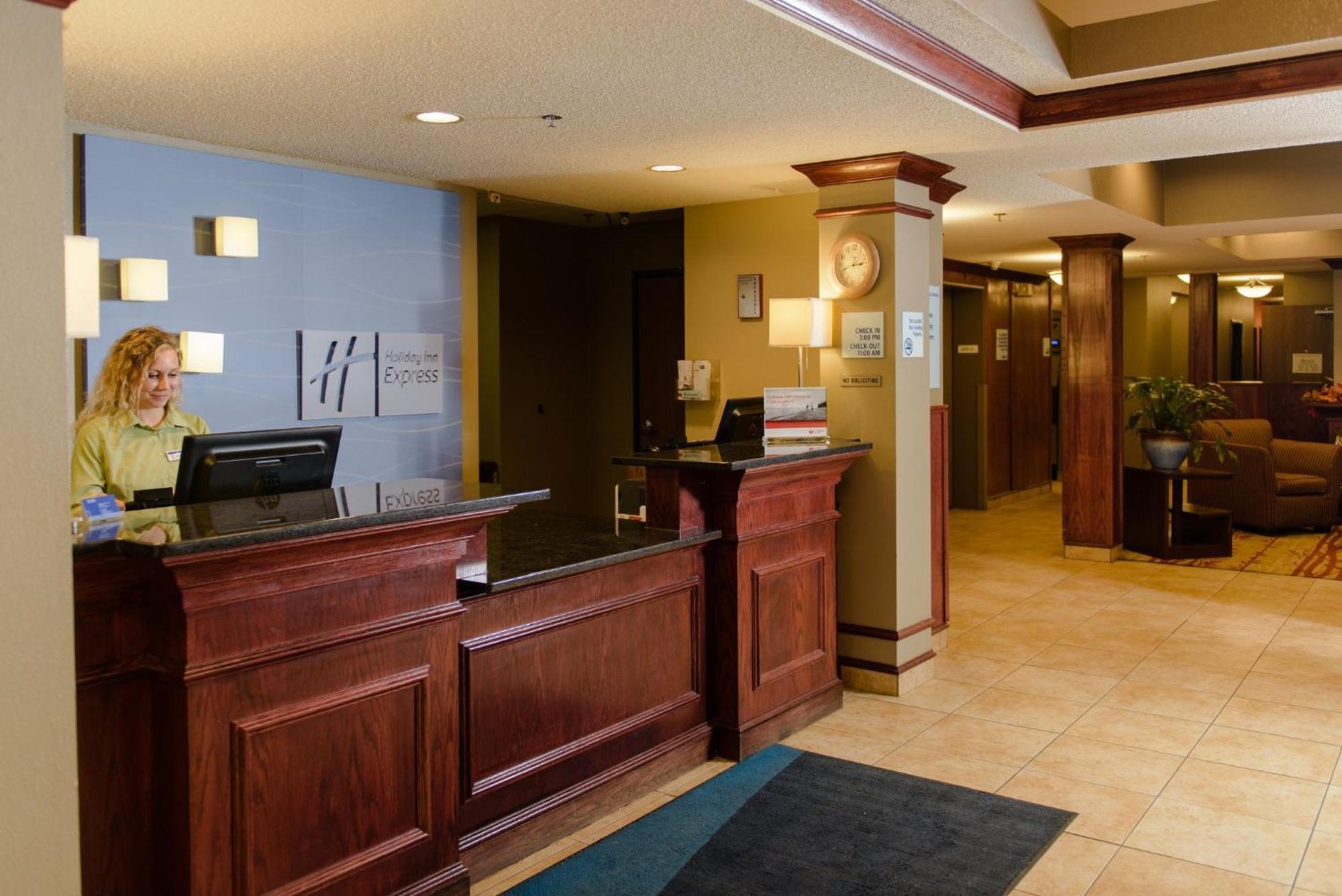 Holiday Inn Express & Suites Superior By Ihg Экстерьер фото
