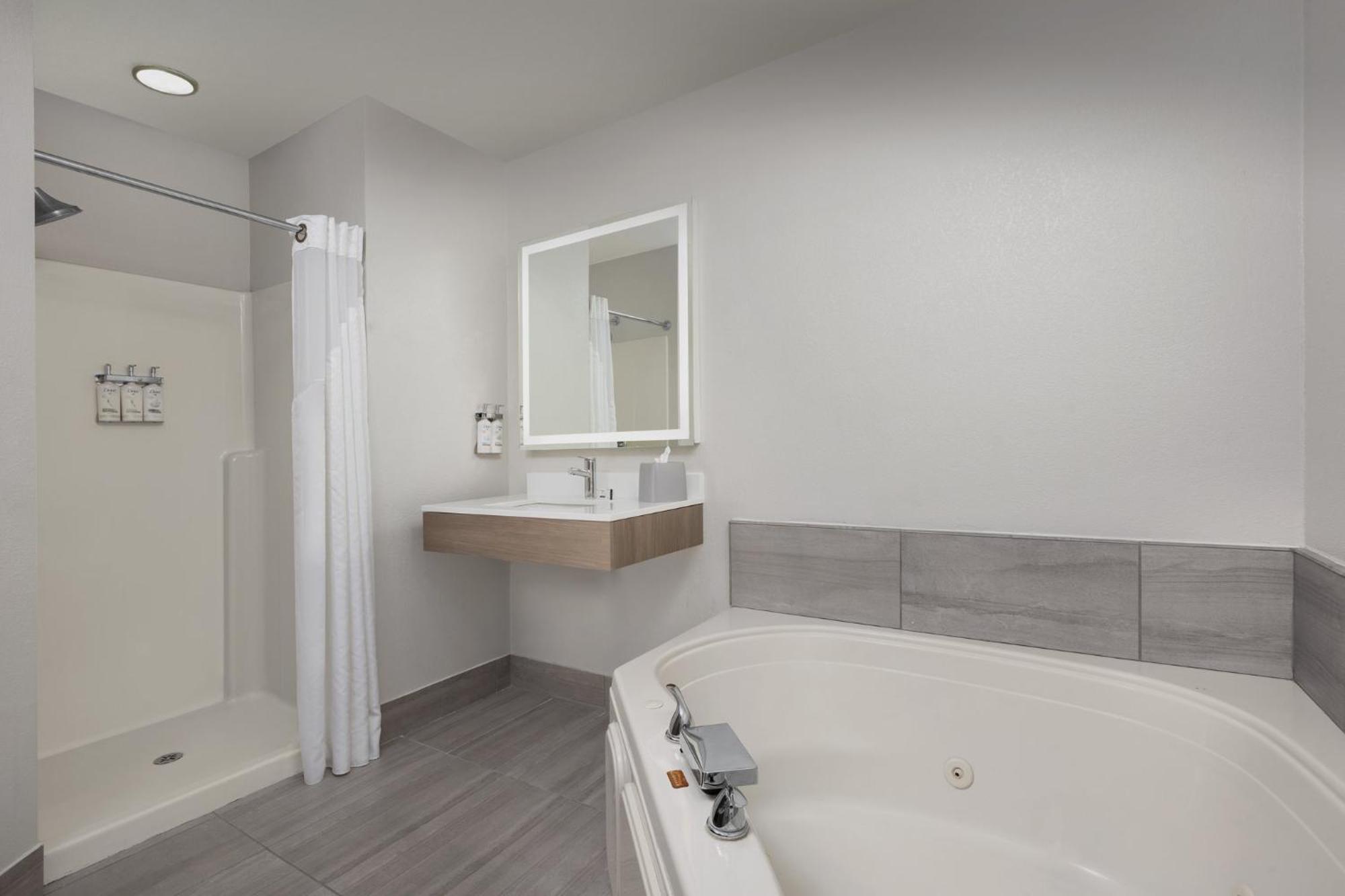 Holiday Inn Express & Suites Superior By Ihg Экстерьер фото