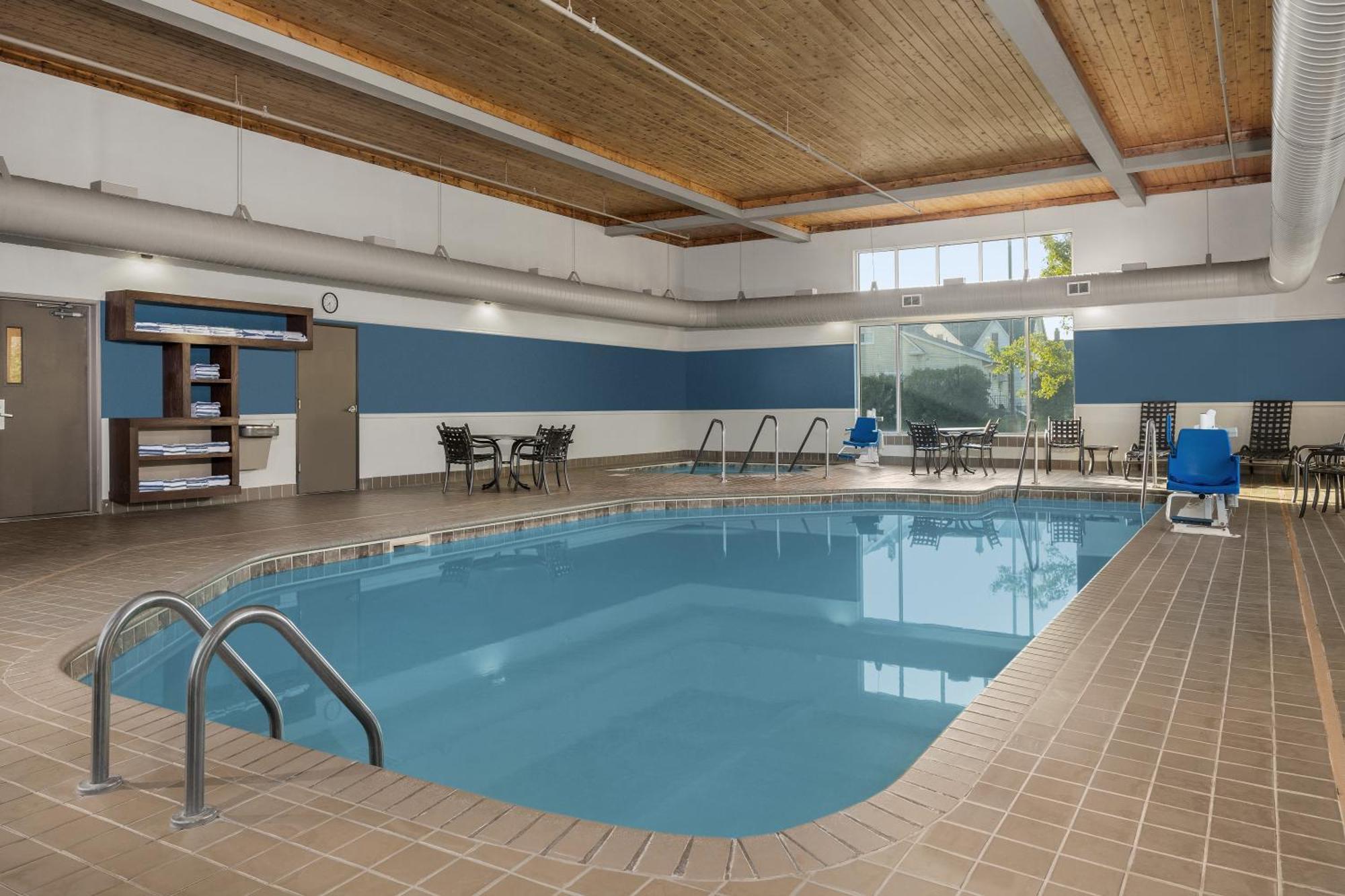 Holiday Inn Express & Suites Superior By Ihg Экстерьер фото